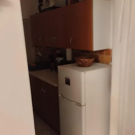 Aliz Es Martin Vendeghaz بيت للعطل *