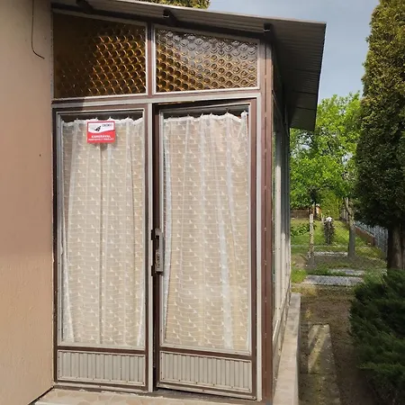別荘 Aliz Es Martin Vendeghaz *