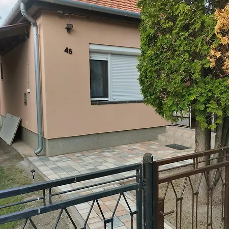 Aliz Es Martin Vendeghaz *